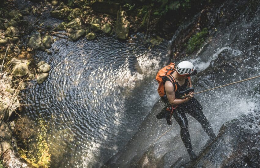 Quelles chaussures mettre pour faire du canyoning ?